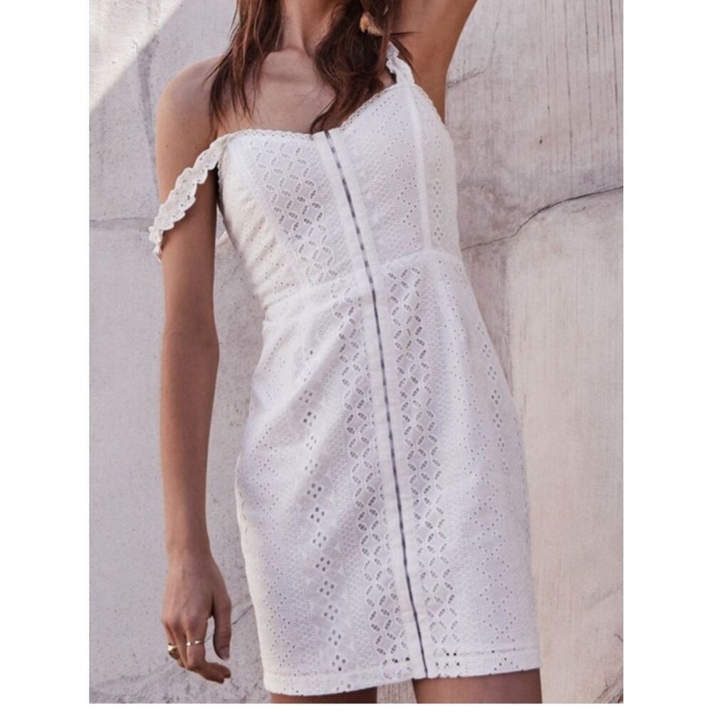 Astr the label brenna eyelet white clasp mini dress size large